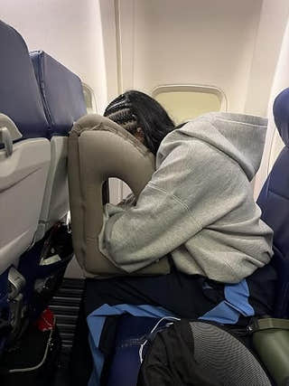 Cloudie Travel Pillow photo 1